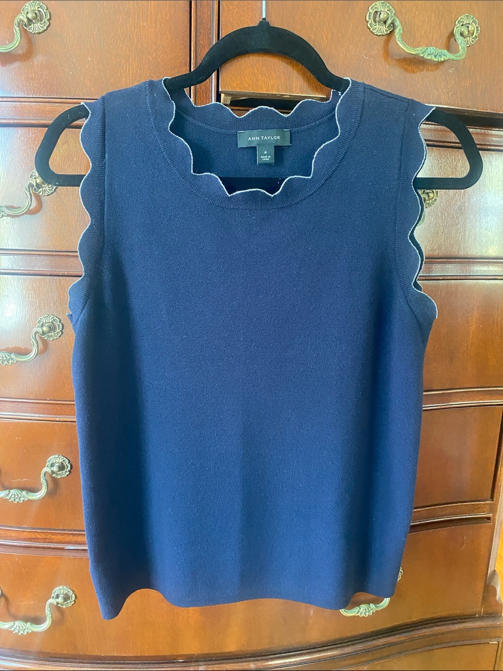 Ann Taylor Navy Scallop-Edge Sleeveless Knit Top